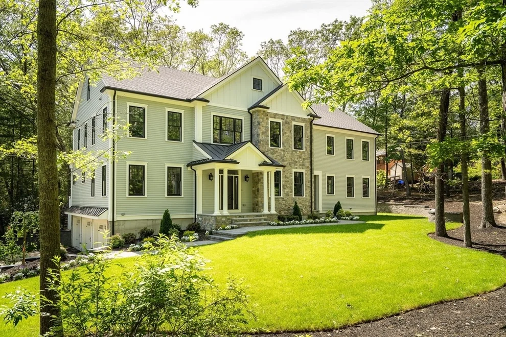 Unit for sale at 18 Heritage Dr, Lexington, MA 02420