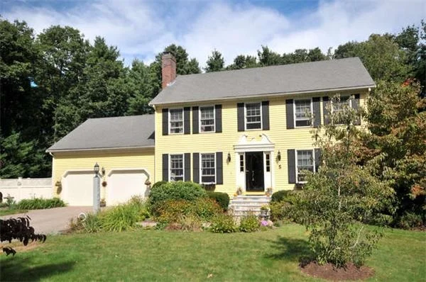 Unit for sale at 5 Blue Jay, Franklin, MA 02038