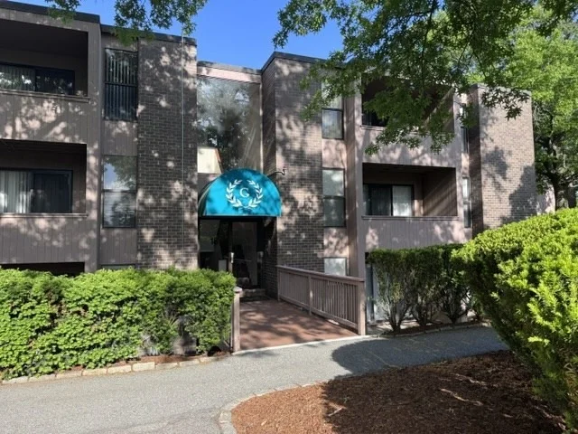 Unit for sale at 18 Shrewsbury Green Dr, Shrewsbury, MA 01545