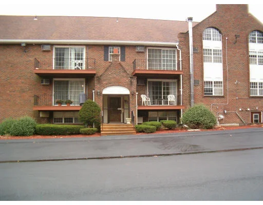 Unit for sale at 20 Williamsburg Court, Shrewsbury, MA 01545