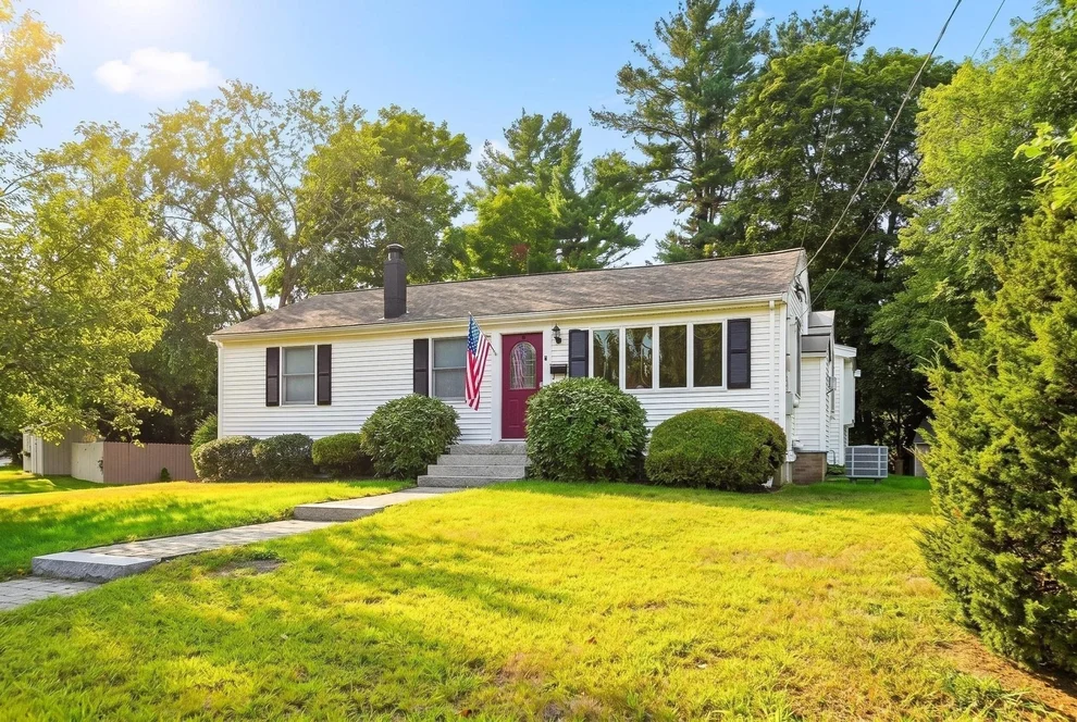 Unit for sale at 4 Orchard Dr, North Reading, MA 01864