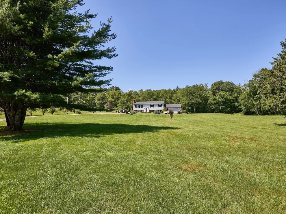 Unit for sale at 554 Sharps Lot Road, Swansea, MA 02777