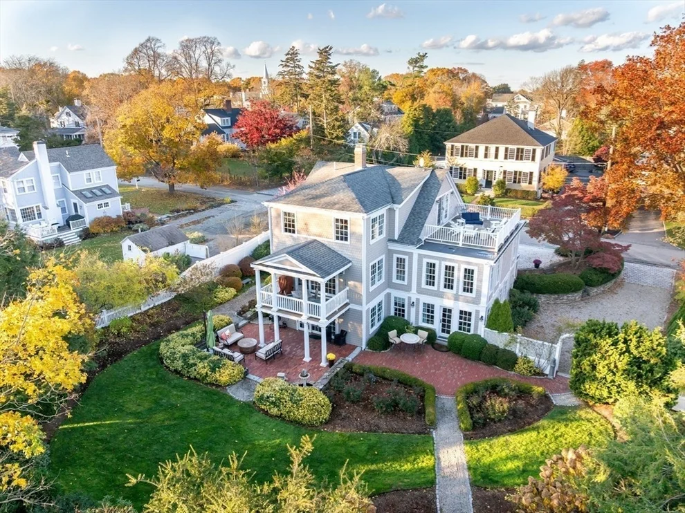 Unit for sale at 17 Winsor St, Duxbury, MA 02332