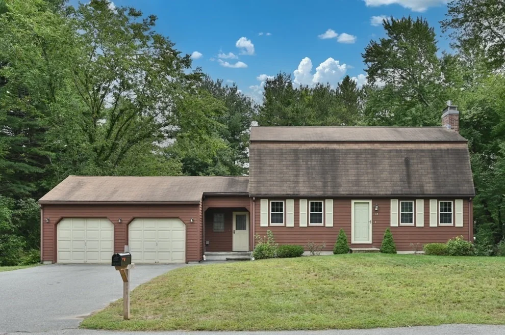 Unit for sale at 13 Pinewood Rd, Chelmsford, MA 01824