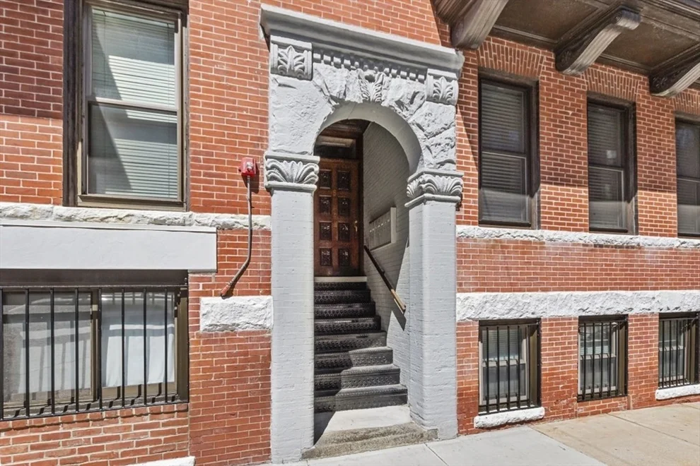 Unit for sale at 8 Battery Street, Boston, MA 02109