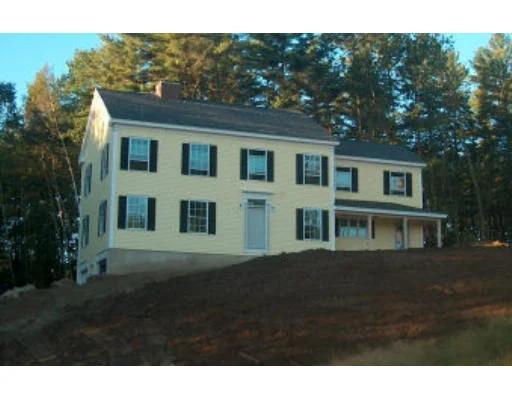 Unit for sale at 15 Church Road, Chester, NH 03036