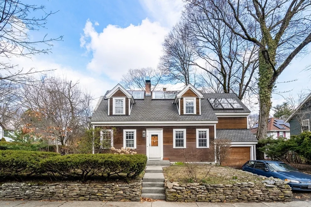 Unit for sale at 9 Albion Pl, Newton, MA 02459