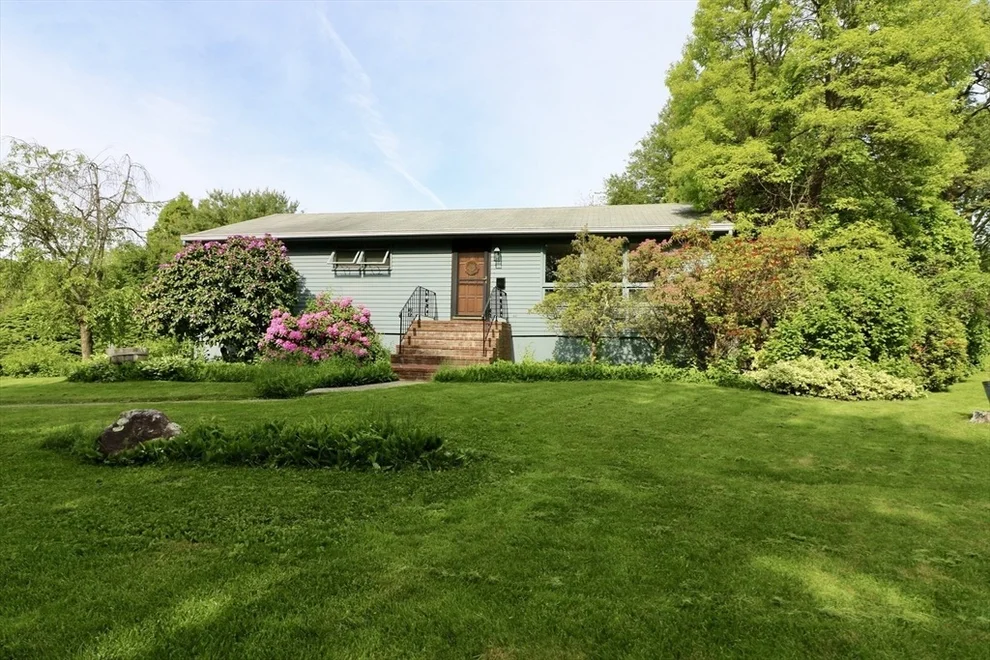 Unit for sale at 3 Birch Ln, Shrewsbury, MA 01545
