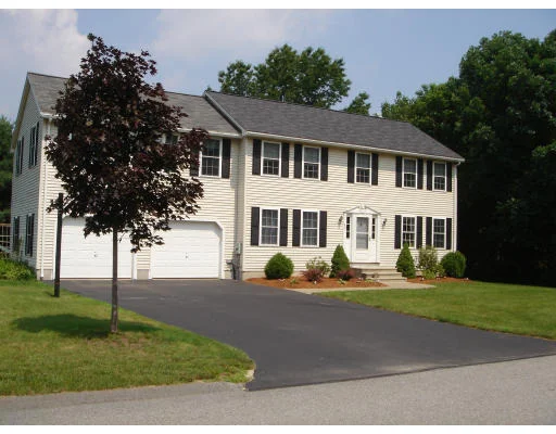 Unit for sale at 22 Horseshoe Lane, Clinton, MA 01510