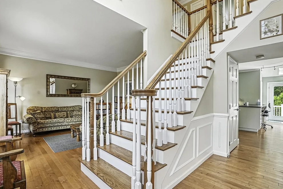 Unit for sale at 2 Farm Pond Ln, Franklin, MA 02038