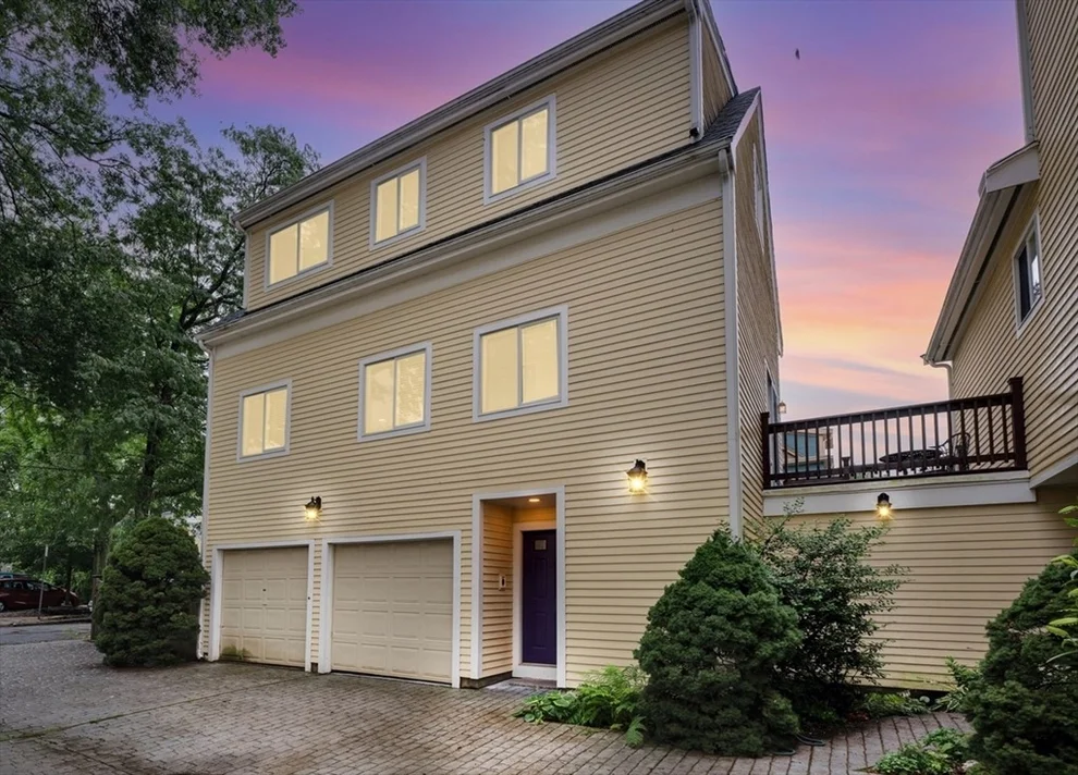 Unit for sale at 27 Kinnaird St, Cambridge, MA 02139