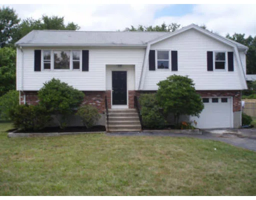 Unit for sale at 32 Lavalley Ln, Newburyport, MA 01950