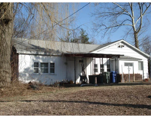 Unit for sale at 594 Pleasant St, Leominster, MA 01453