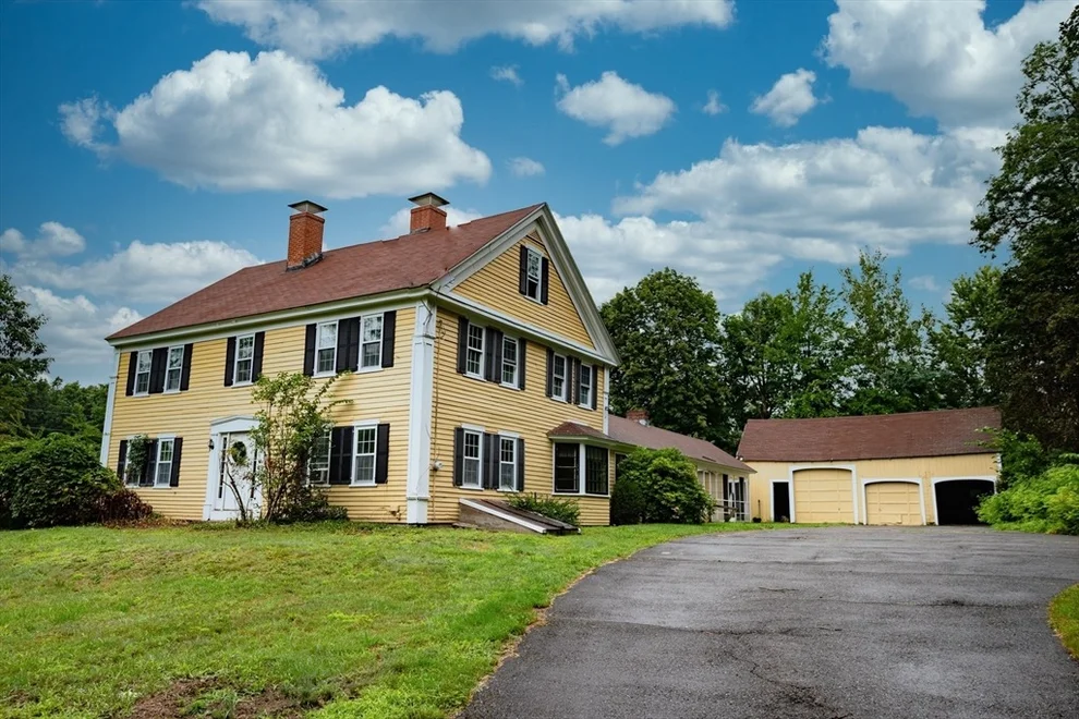 Unit for sale at 106 Beal St, Lunenburg, MA 01462