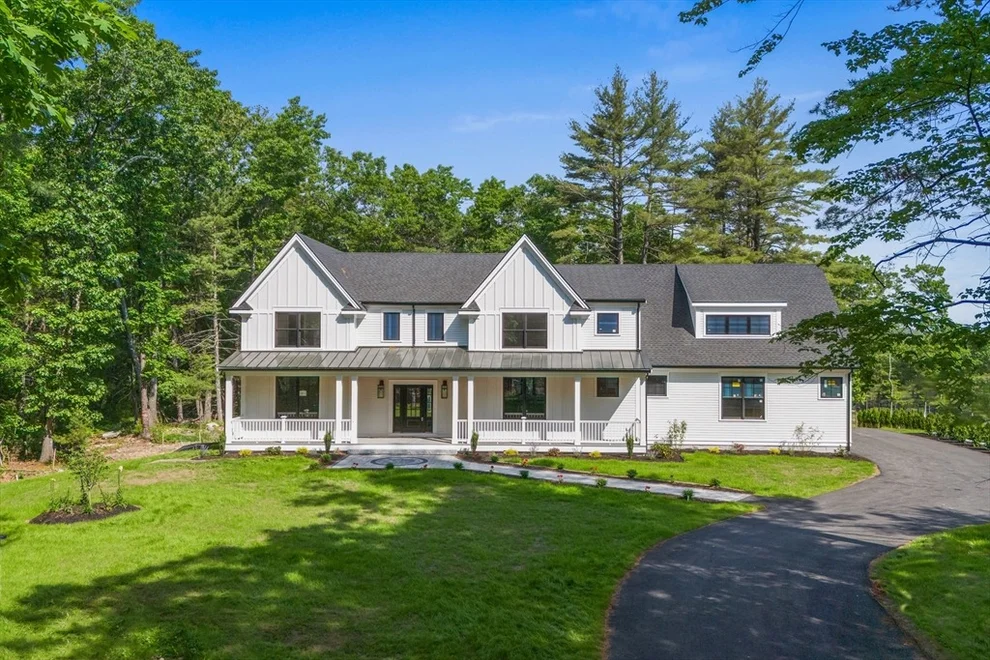 Unit for sale at 1466 Main Street, Lynnfield, MA 01940