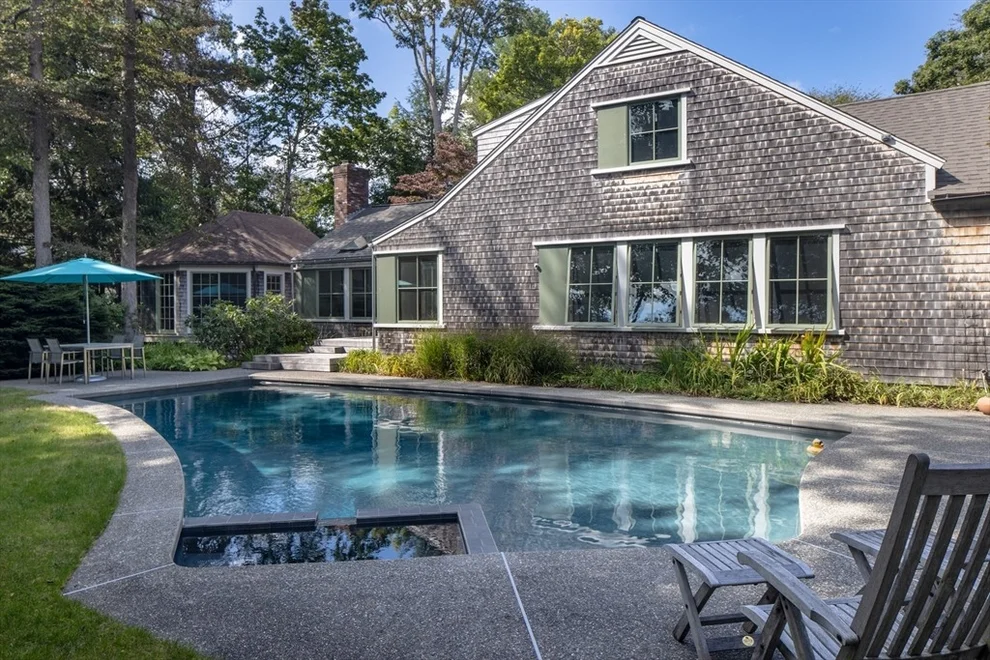 Unit for sale at 16 Vine St, Marion, MA 02738