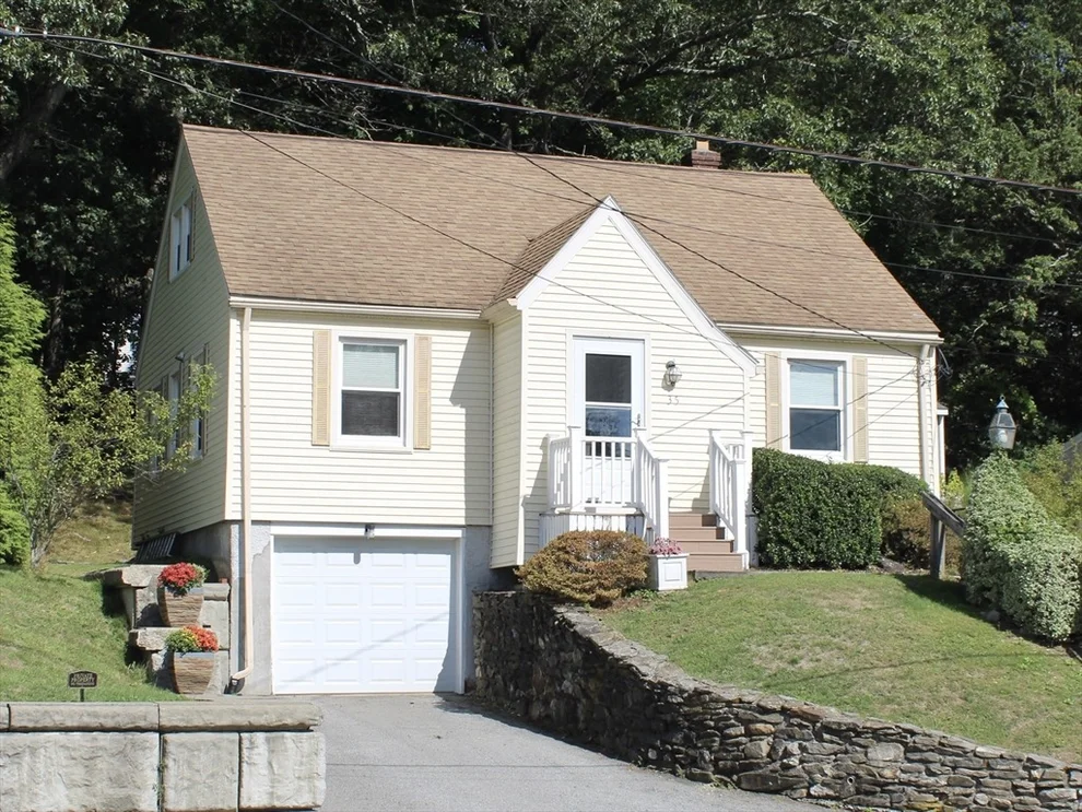 Unit for sale at 35 Pinehurst Ave, Auburn, MA 01501