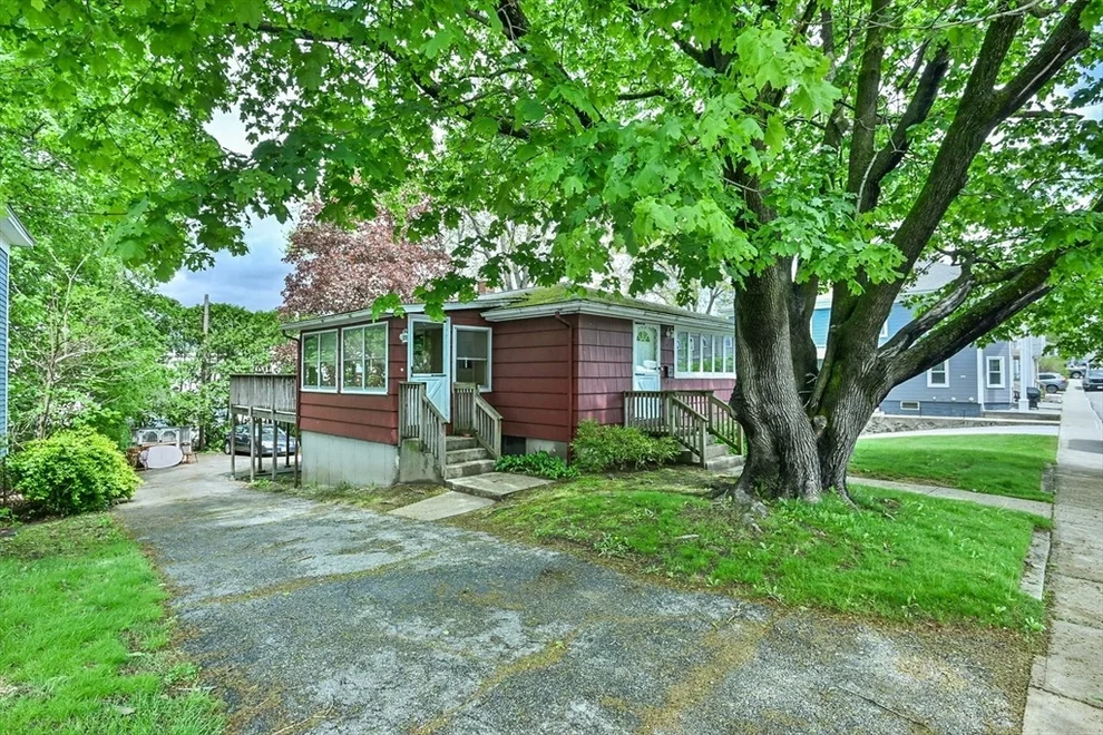 Unit for sale at 4 Elm St, Webster, MA 01570