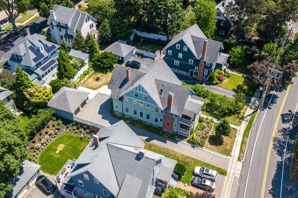 Unit for sale at 5 Bacon St, Winchester, MA 01890