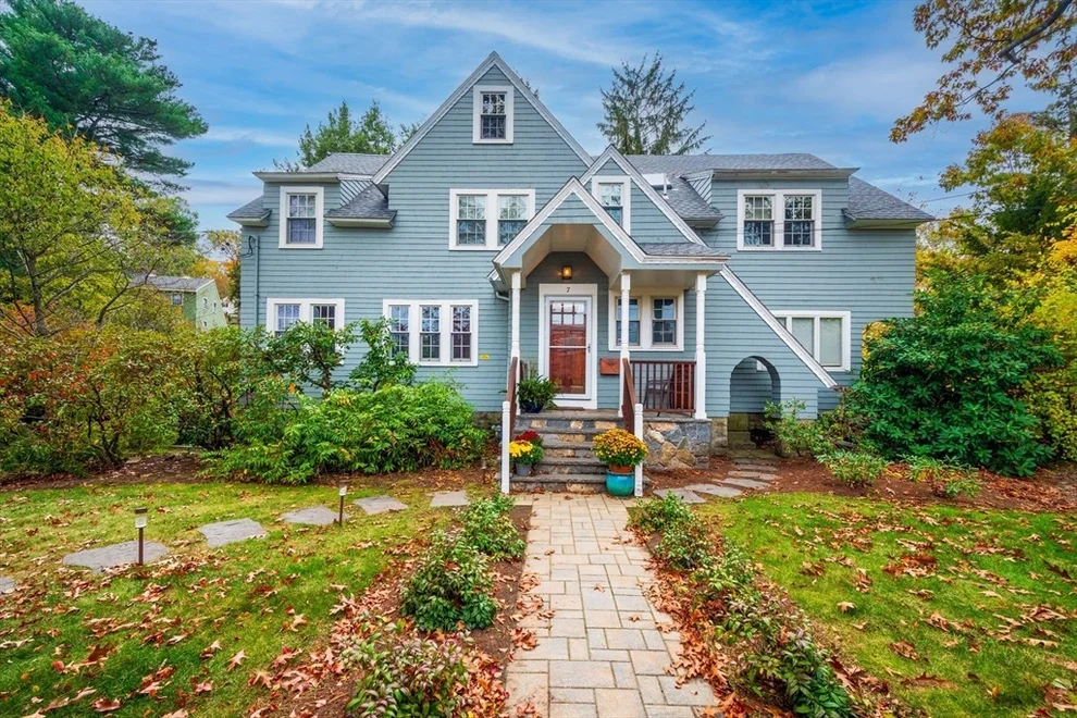 Unit for sale at 7 Appalachian Rd, Winchester, MA 01890