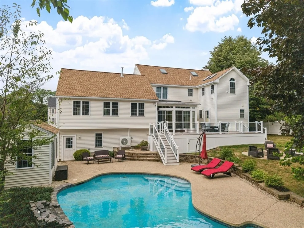 Unit for sale at 13 Russett Hill Rd, Haverhill, MA 01830