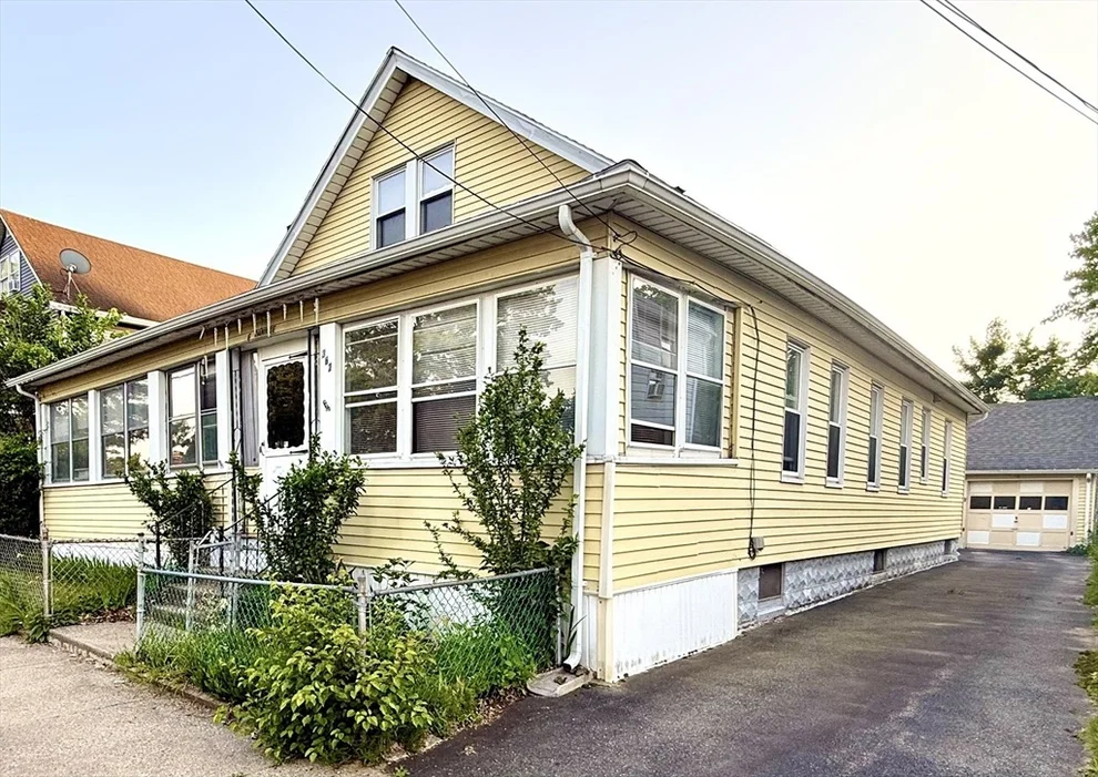 Unit for sale at 362 Page Blvd, Springfield, MA 01104