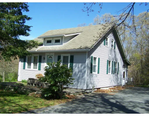 Unit for sale at 47 Slade St, Dartmouth, MA 02747