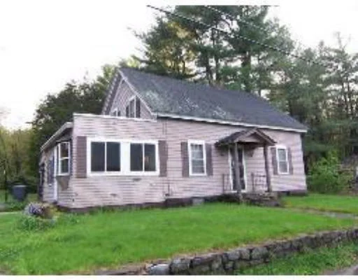 Unit for sale at 326 Ponakin Rd, Lancaster, MA 01523