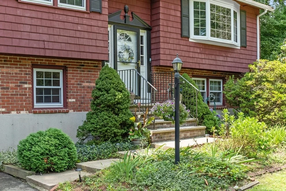 Unit for sale at 7 Meadowbrook Rd, Chelmsford, MA 01863