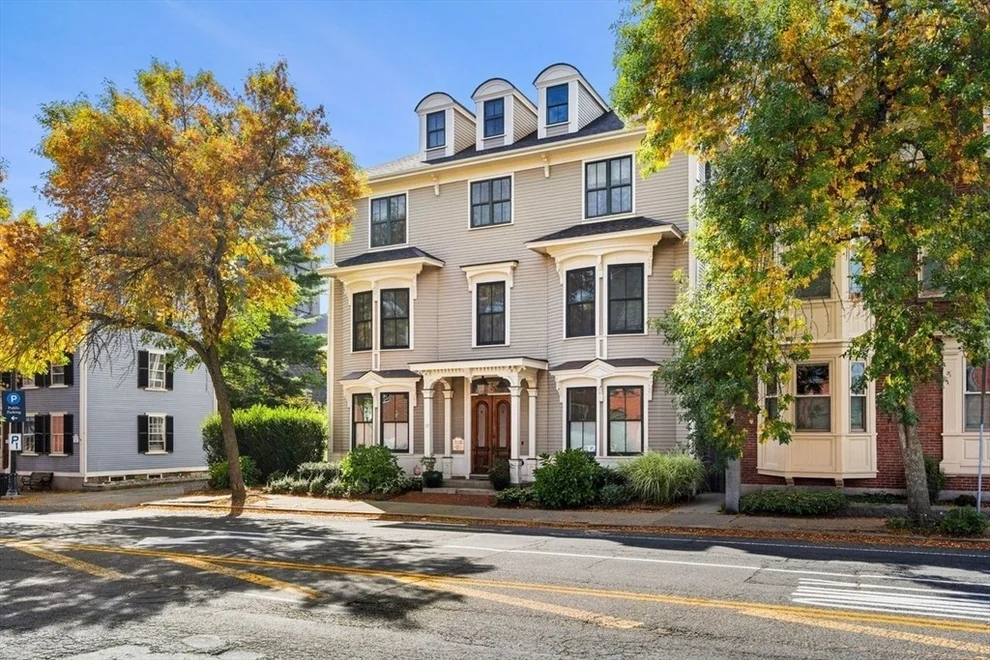 Unit for sale at 17 North St, Salem, MA 01970