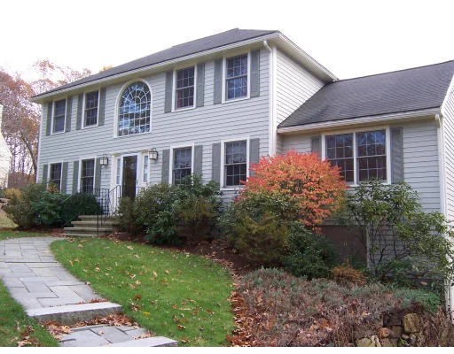 Unit for sale at 11 Robinwood Cir, Westford, MA 01886