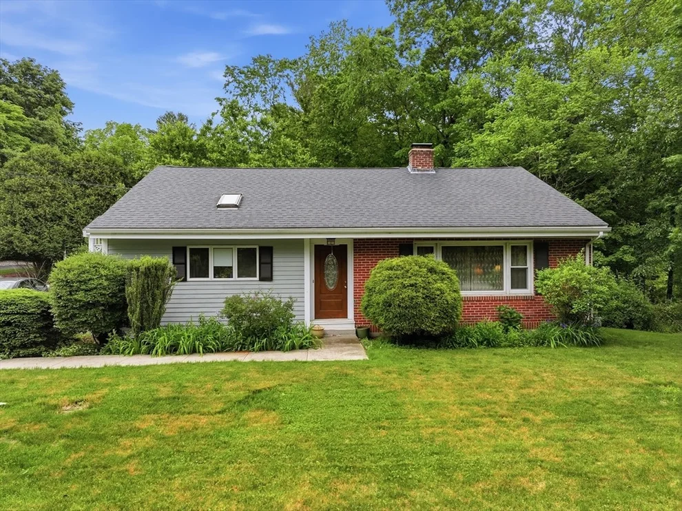Unit for sale at 137 South St, Northborough, MA 01532