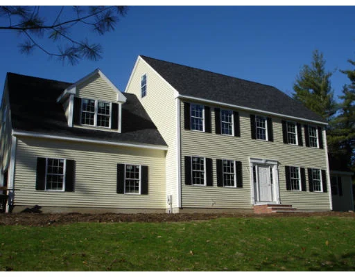 Unit for sale at 3 Moonlight Way, Pepperell, MA 01463