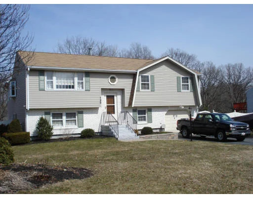 Unit for sale at 125 Rolling Ridge Ln, Methuen, MA 01844