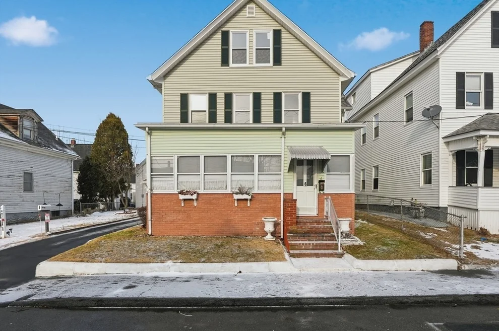 Unit for sale at 6 Wilbur St, Taunton, MA 02780