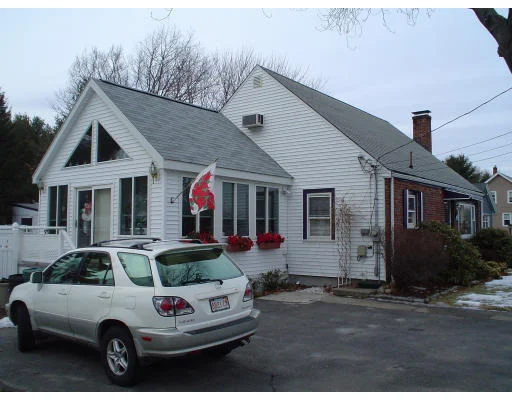 Unit for sale at 57 Farm St, Wakefield, MA 01880