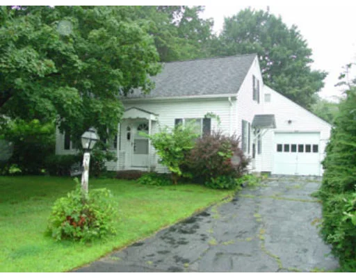 Unit for sale at 8 Glen Terrace, Shrewsbury, MA 01545