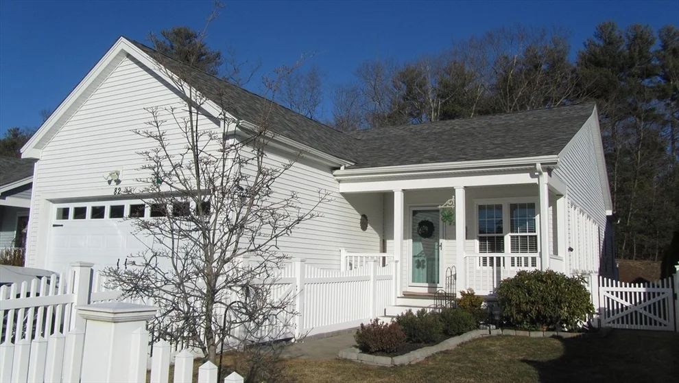 Unit for sale at 82 Tea Party Cir, Holden, MA 01520