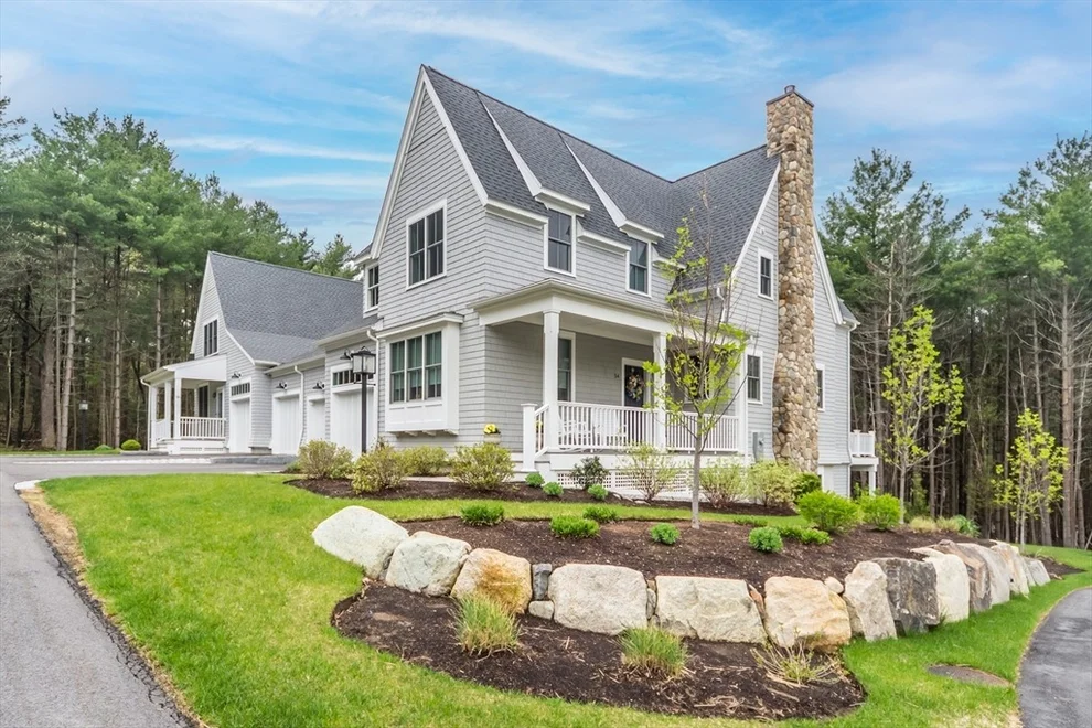Unit for sale at 54 Wolcott Woods Ln, Milton, MA 02186