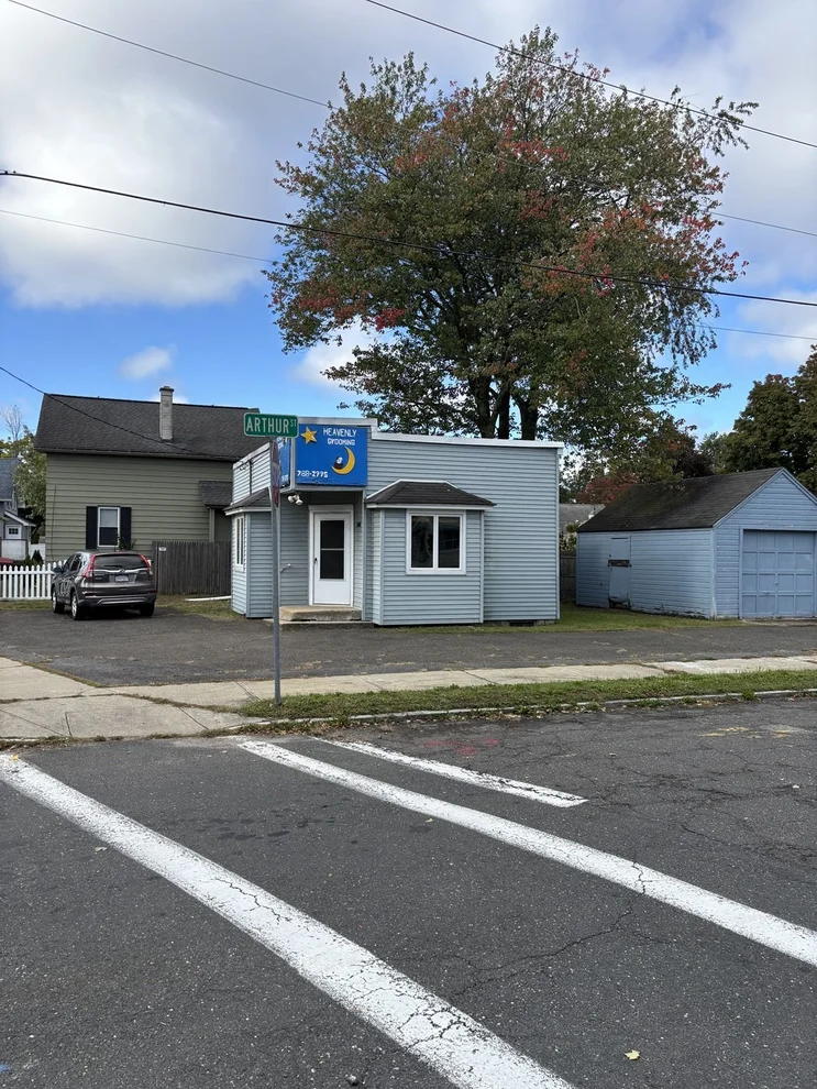 Unit for sale at 1648 Carew St, Springfield, MA 01104