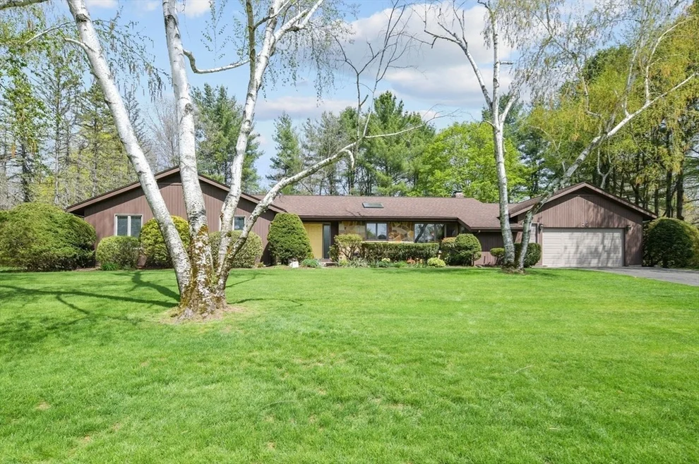 Unit for sale at 25 Deerfield Avenue, Longmeadow, MA 01106