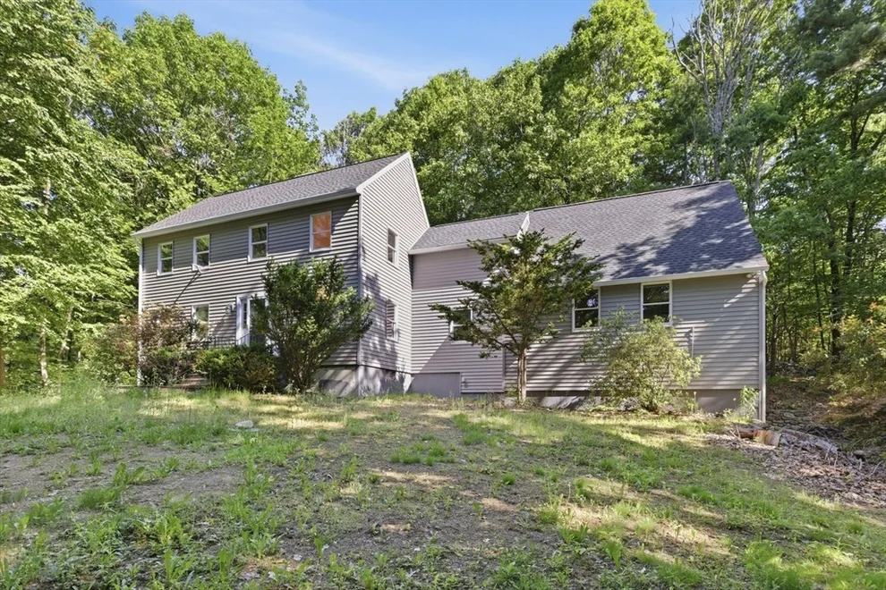 Unit for sale at 18 N Common Rd, Westminster, MA 01473