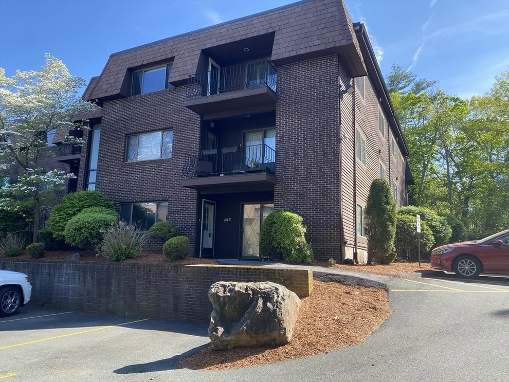 Unit for sale at 7 Thomas St, Saugus, MA 01906
