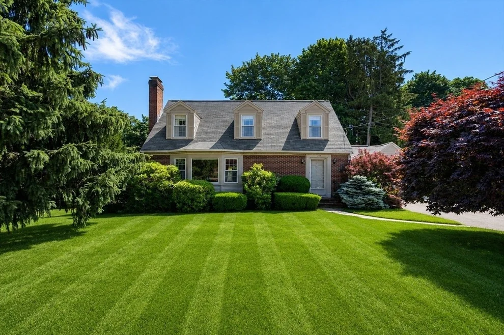 Unit for sale at 278 Common St, Walpole, MA 02081