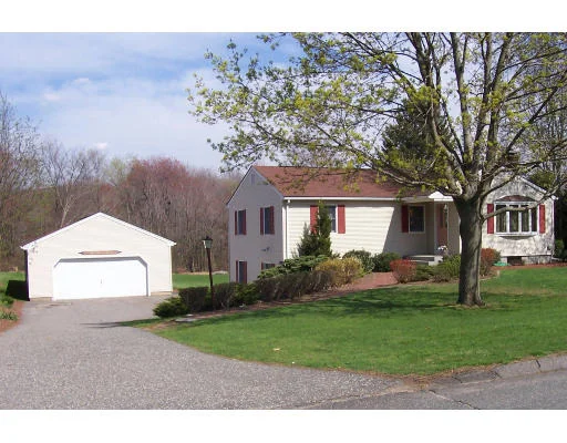 Unit for sale at 17 Brynmawr Drive, East Longmeadow, MA 01028