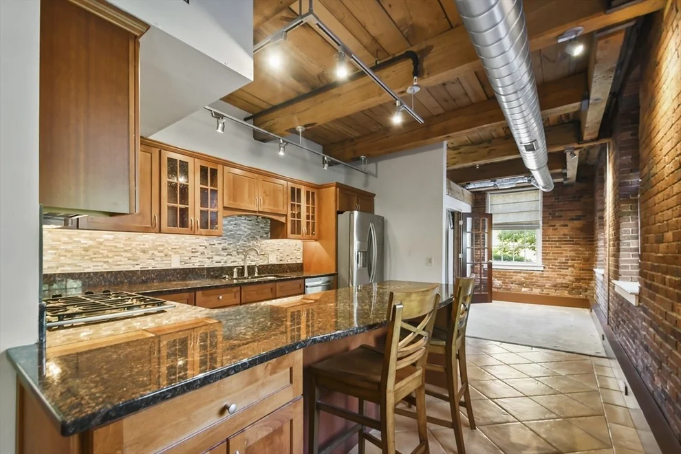 Unit for sale at 25 Cedar St, Amesbury, MA 01913