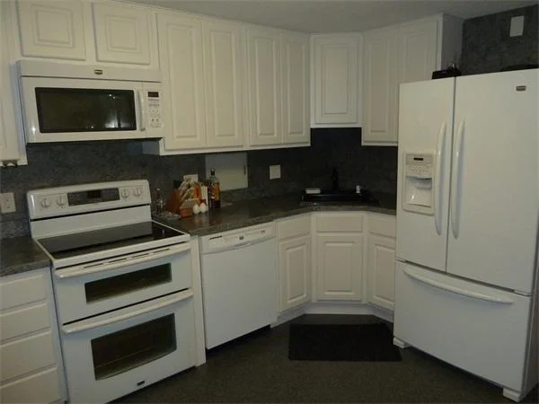Unit for sale at 83 Nicholas Rd, Framingham, MA 01701