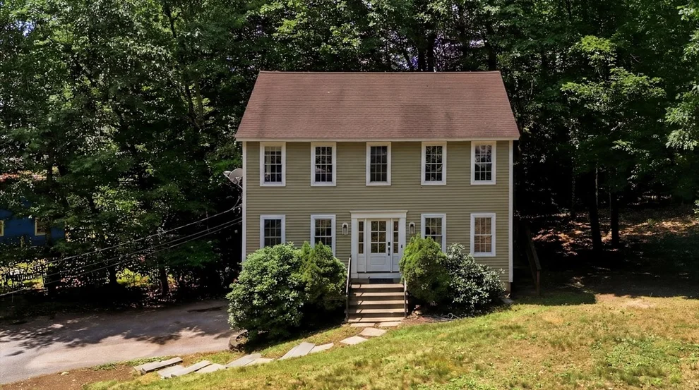 Unit for sale at 11 Navajo St, Hubbardston, MA 01452