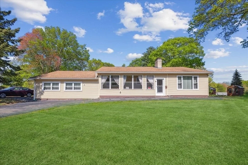 Unit for sale at 7 Wilbur Ct, Saugus, MA 01906