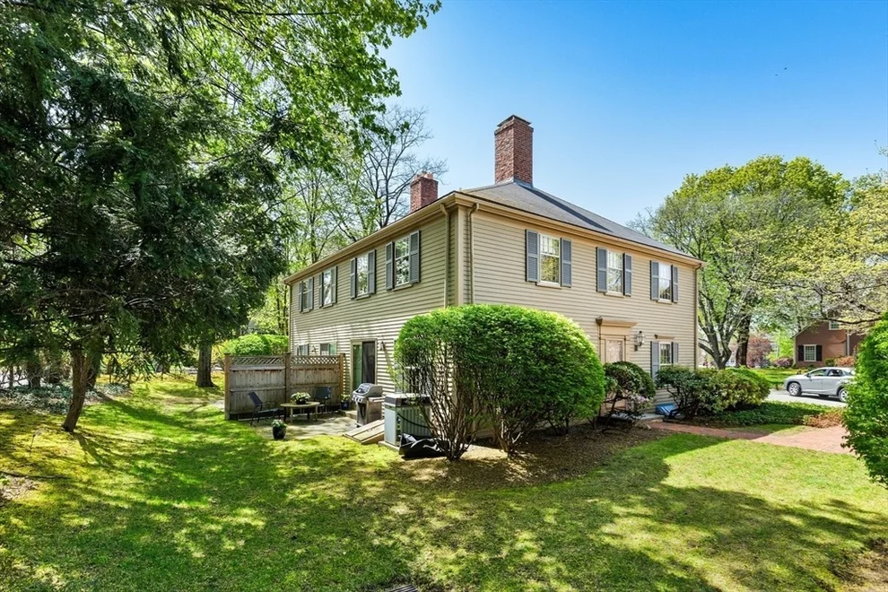 Unit for sale at 1505 Massachusetts Ave, Lexington, MA 02420